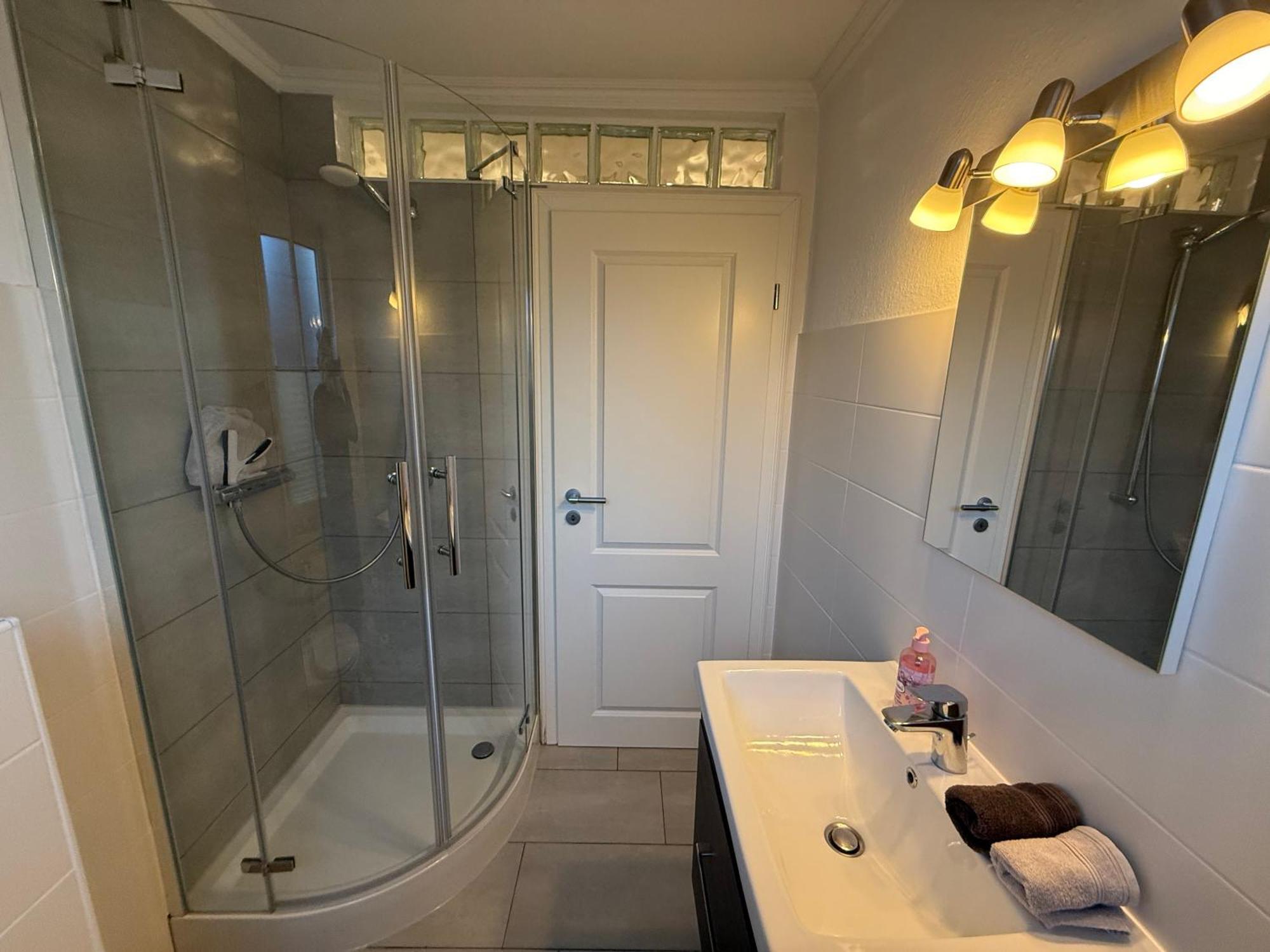 Ferienwohnung „Ole Karkenwech“ Husum-Roedemis 후줌 외부 사진
